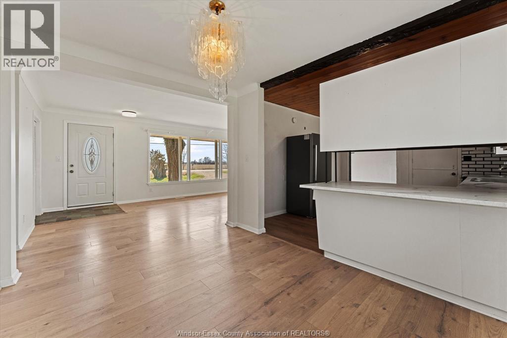 5740 Baseline Road, Windsor, ON - Indoor