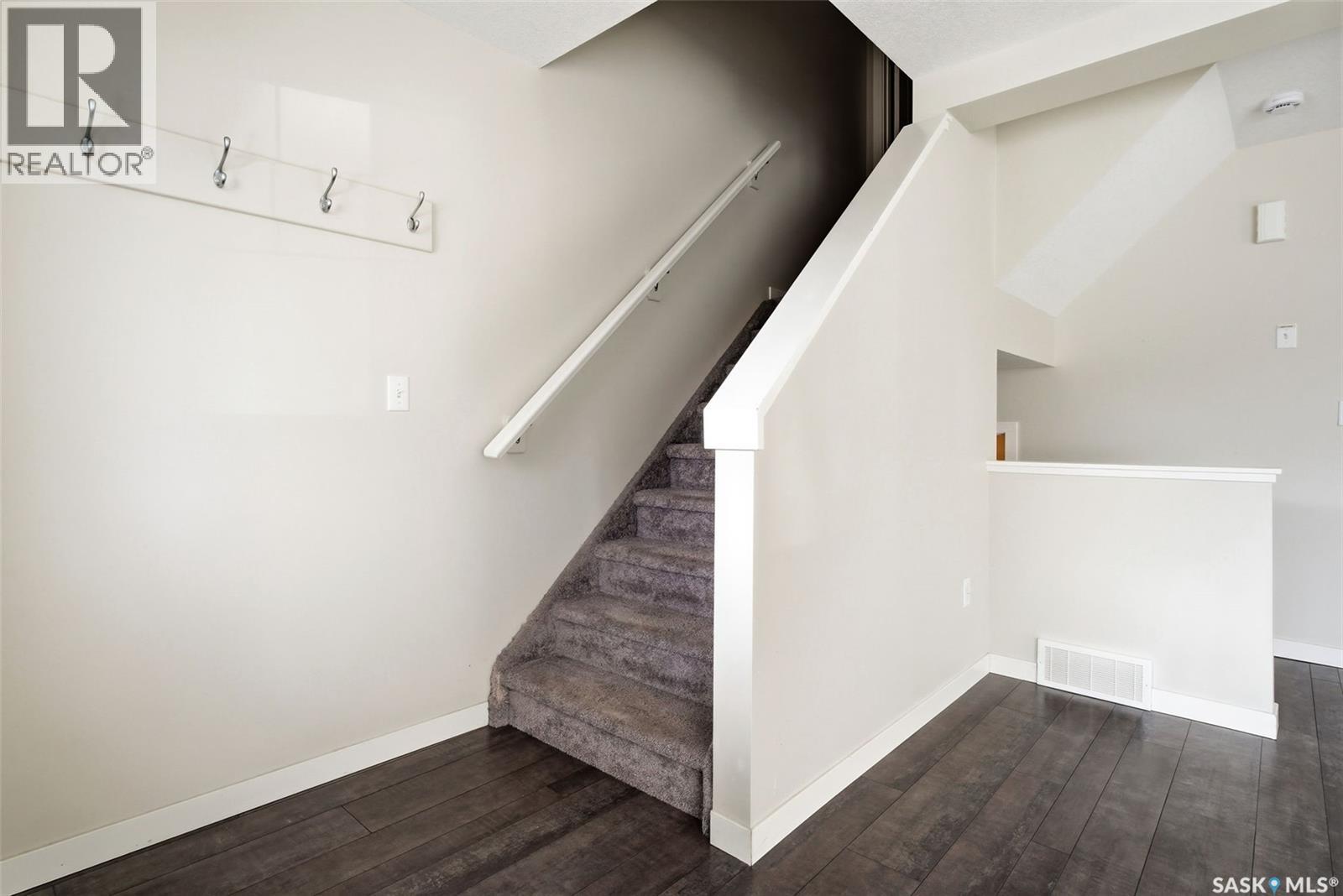 2 5752 Gordon Road, Regina, SK - Indoor Photo Showing Other Room