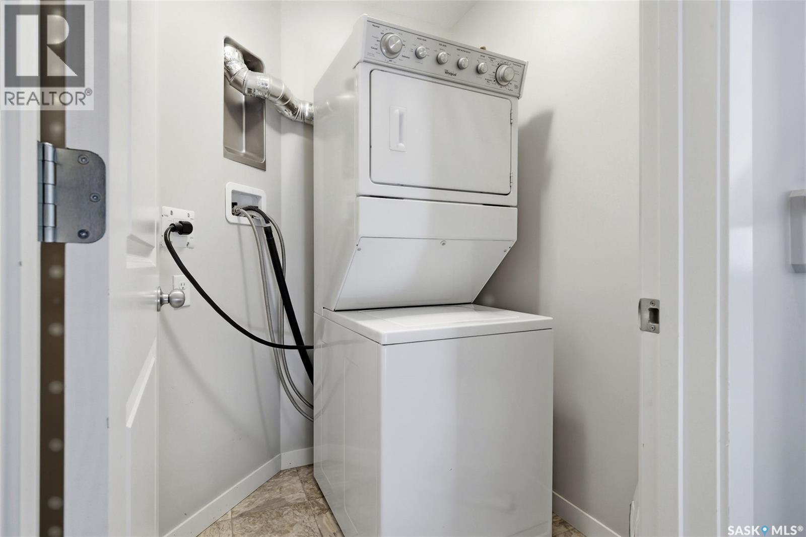 2 5752 Gordon Road, Regina, SK - Indoor Photo Showing Laundry Room