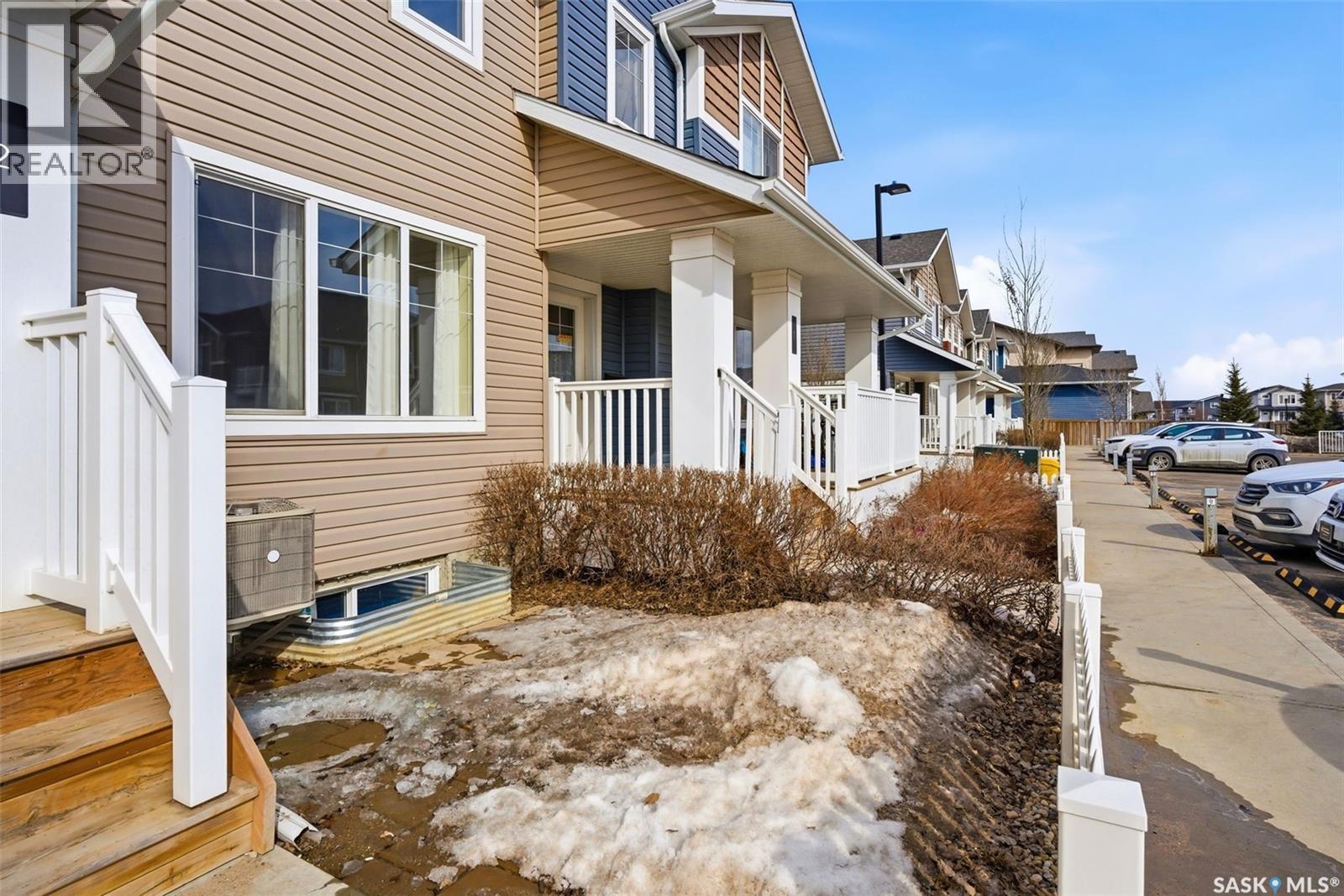 2 5752 Gordon Road, Regina, SK - Outdoor