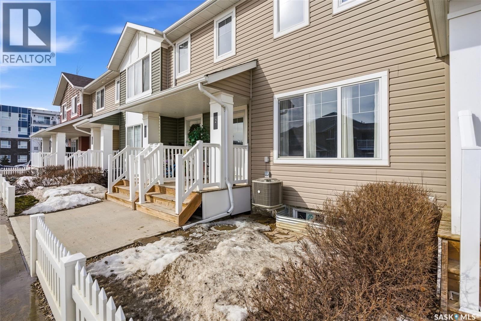 2 5752 Gordon Road, Regina, SK - Outdoor