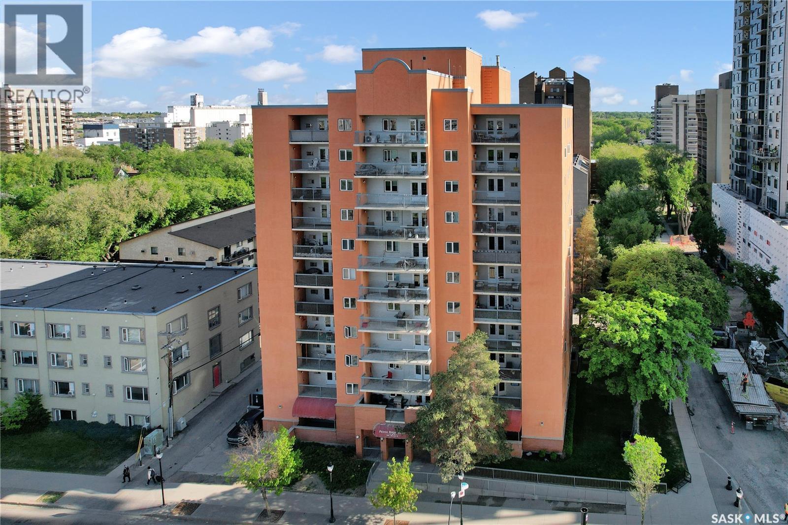 902 405 5Th Avenue, Saskatoon, SK - Outdoor With Balcony With Facade