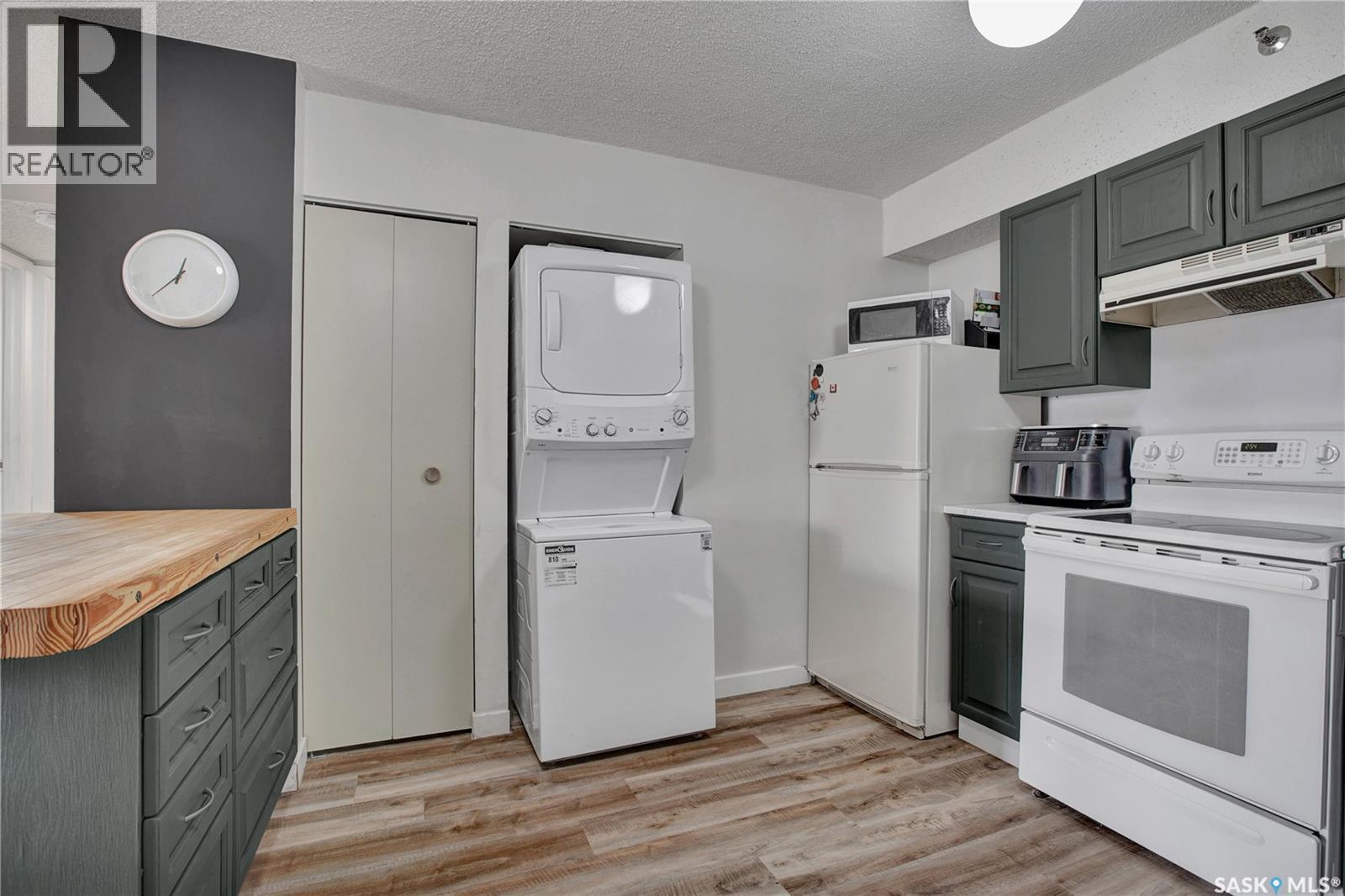 902 405 5Th Avenue, Saskatoon, SK - Indoor Photo Showing Kitchen