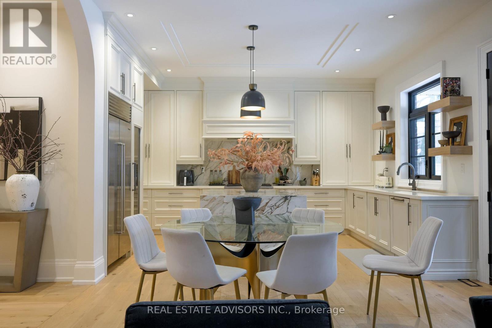 20 Arrowstook Road, Toronto, ON - Indoor Photo Showing Dining Room