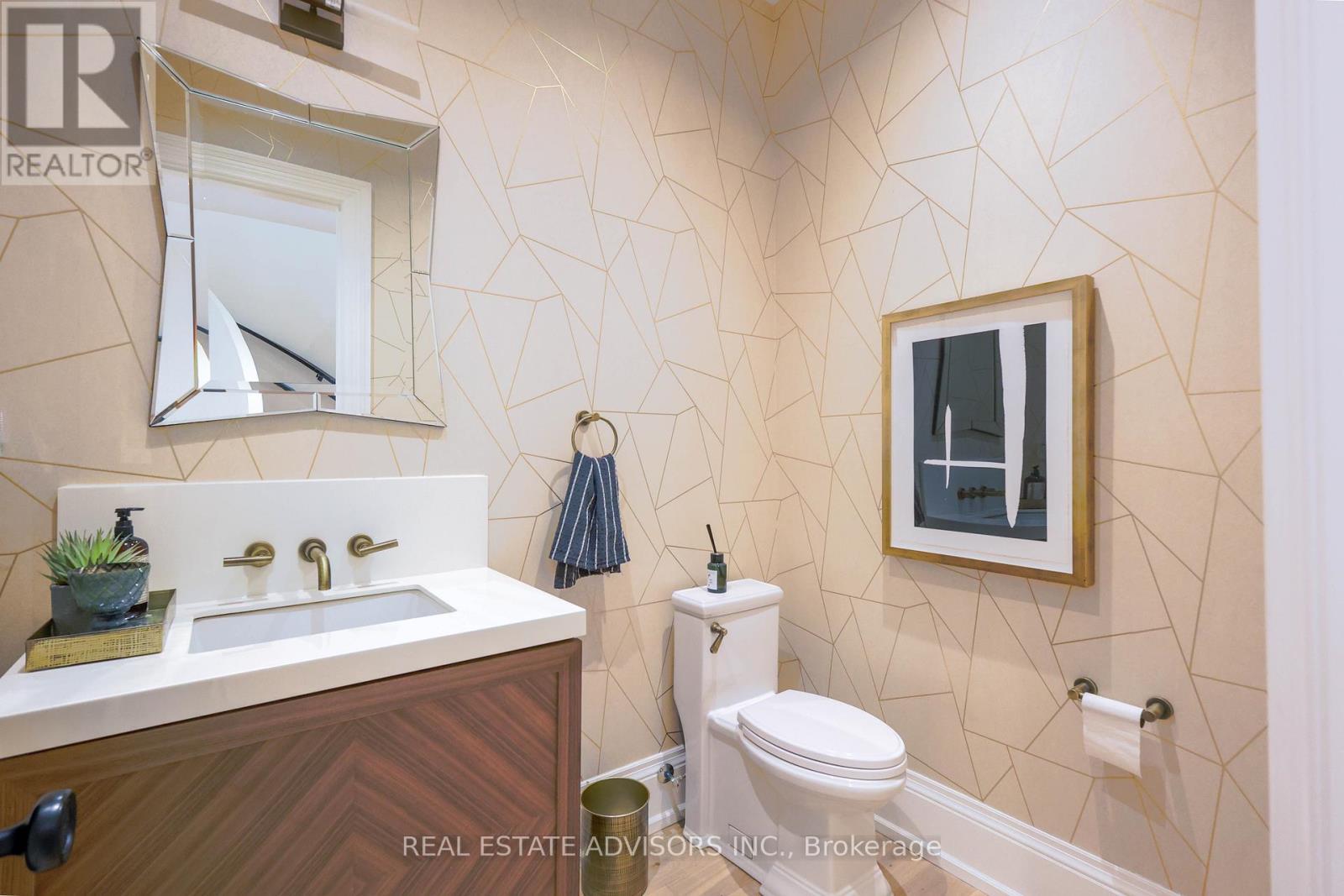 20 Arrowstook Road, Toronto, ON - Indoor Photo Showing Bathroom