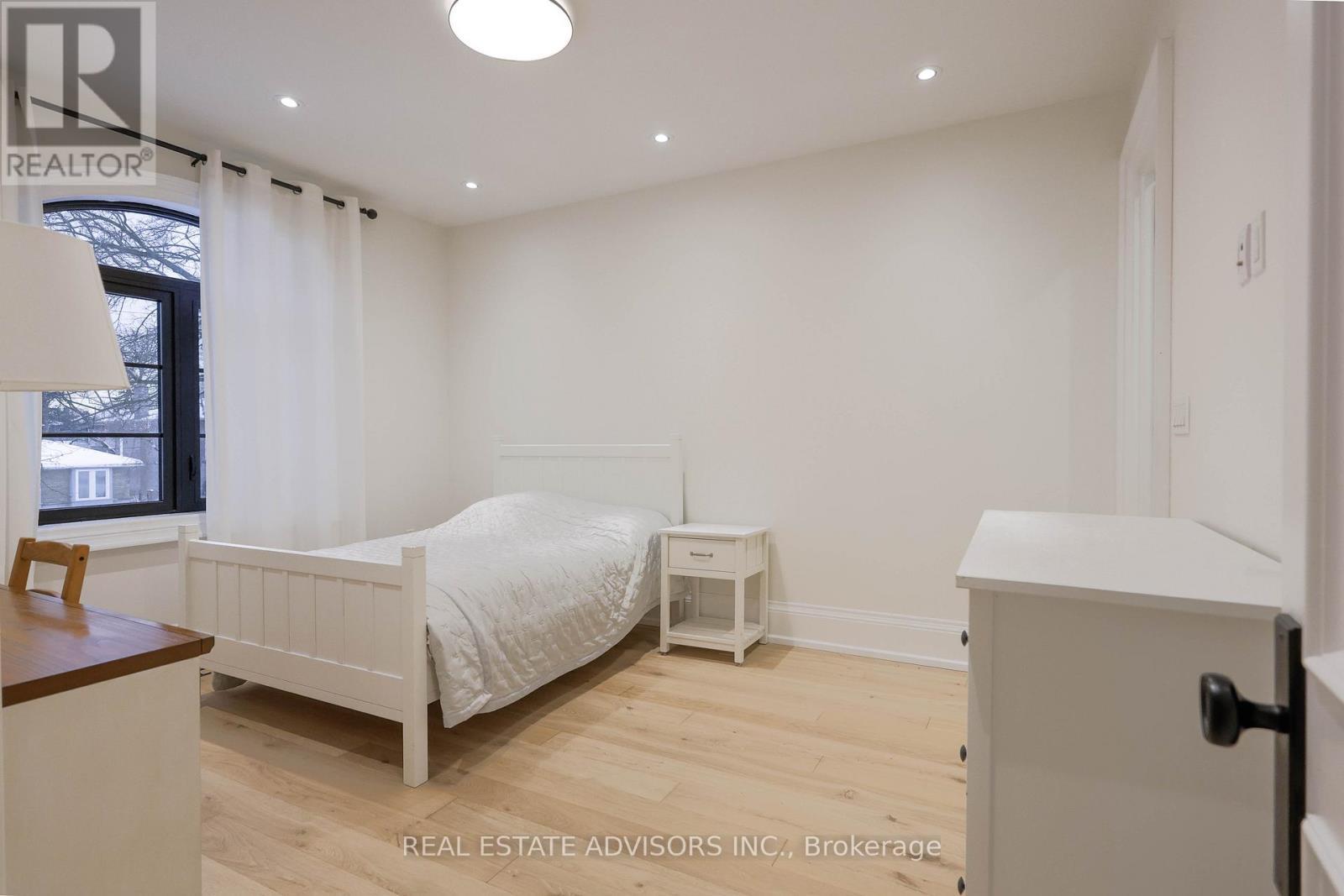 20 Arrowstook Road, Toronto, ON - Indoor Photo Showing Bedroom