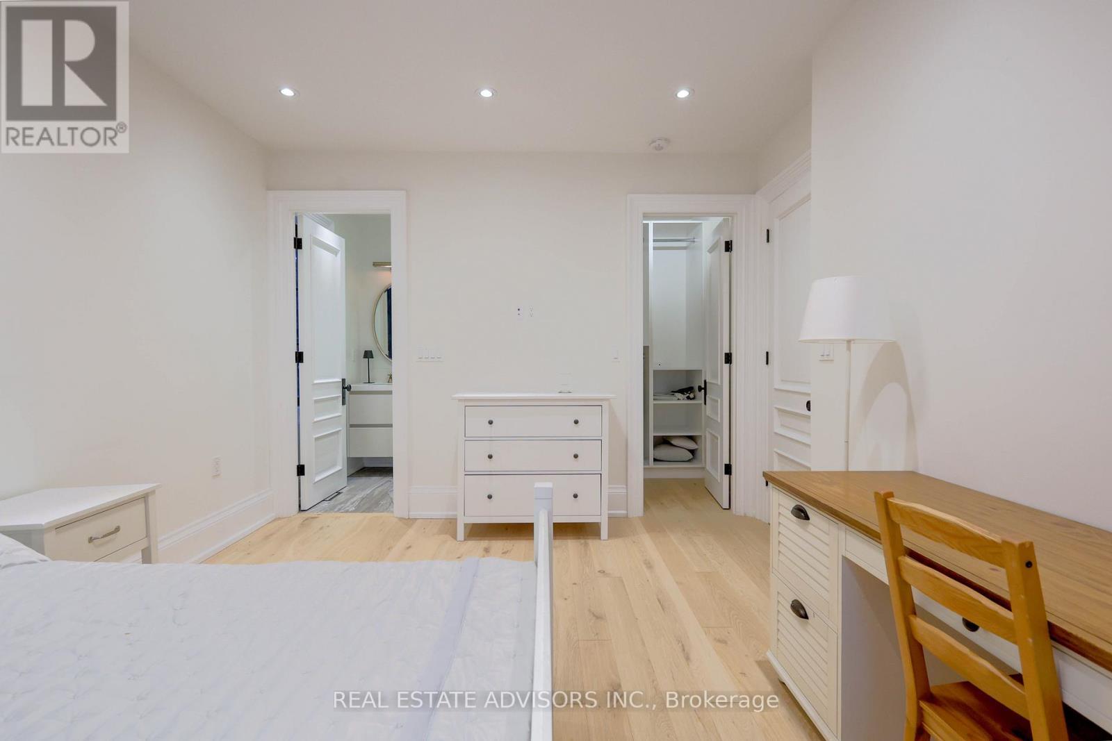 20 Arrowstook Road, Toronto, ON - Indoor