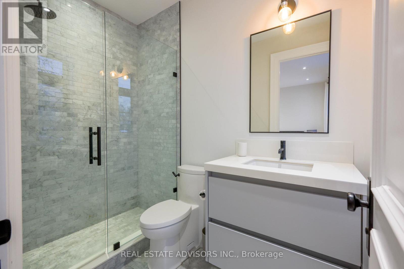 20 Arrowstook Road, Toronto, ON - Indoor Photo Showing Bathroom