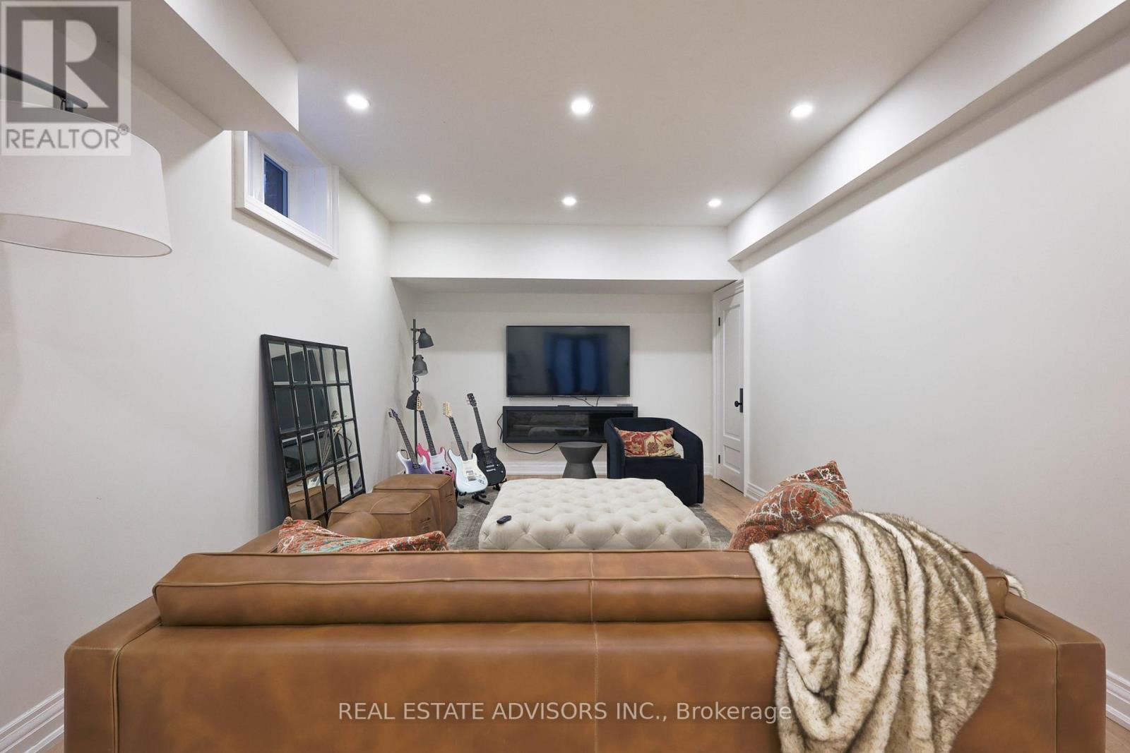 20 Arrowstook Road, Toronto, ON - Indoor Photo Showing Other Room