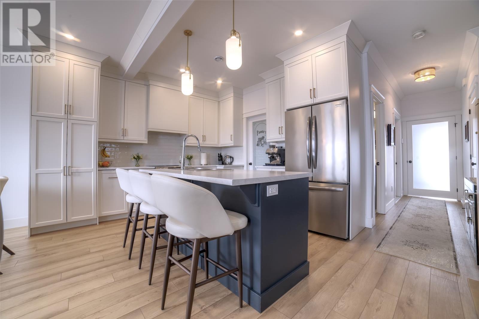 35 Donegal Run, St. John’S, NL - Indoor Photo Showing Kitchen With Stainless Steel Kitchen With Upgraded Kitchen