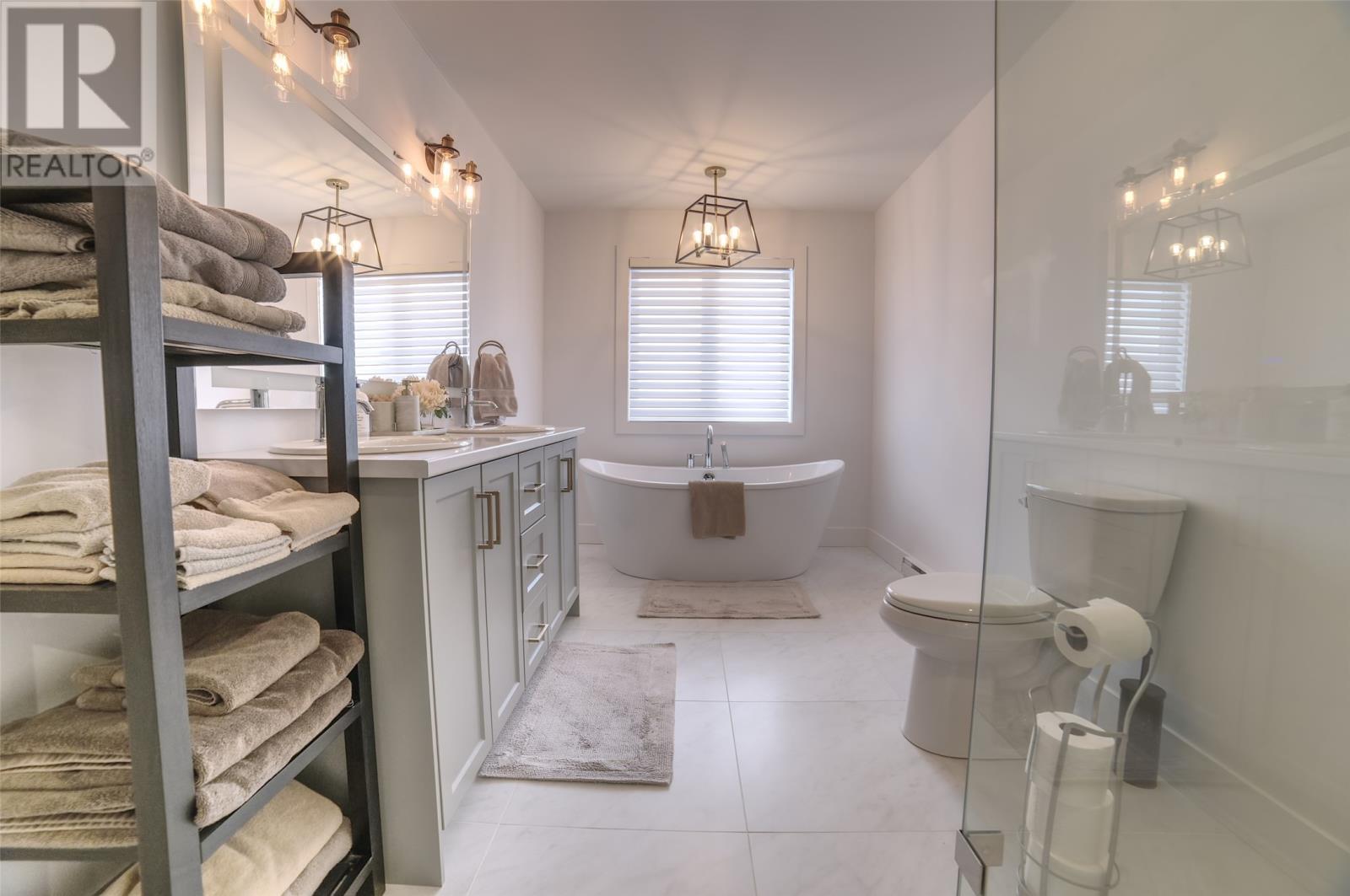 35 Donegal Run, St. John’S, NL - Indoor Photo Showing Bathroom