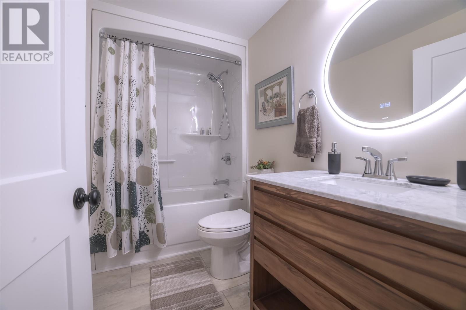 35 Donegal Run, St. John’S, NL - Indoor Photo Showing Bathroom