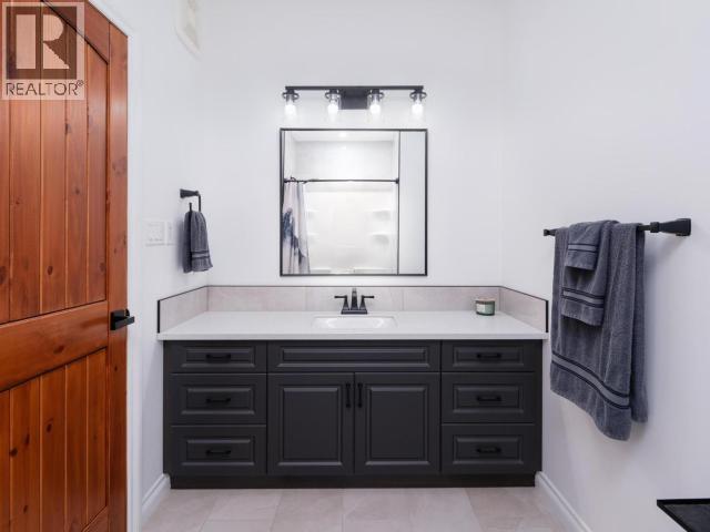 348 Dusty Trail, Whitehorse North, YT - Indoor Photo Showing Bathroom