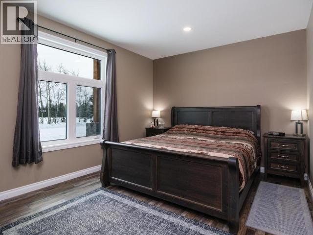 348 Dusty Trail, Whitehorse North, YT - Indoor Photo Showing Bedroom