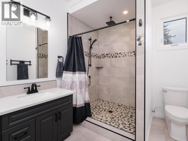348 Dusty Trail, Whitehorse North, YT - Indoor Photo Showing Bathroom
