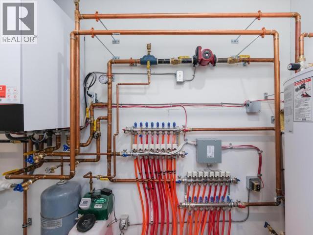 348 Dusty Trail, Whitehorse North, YT - Indoor Photo Showing Garage