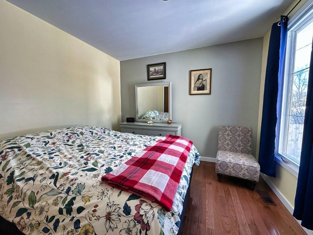 77 Prospect Ave, Thunder Bay, ON - Indoor Photo Showing Bedroom