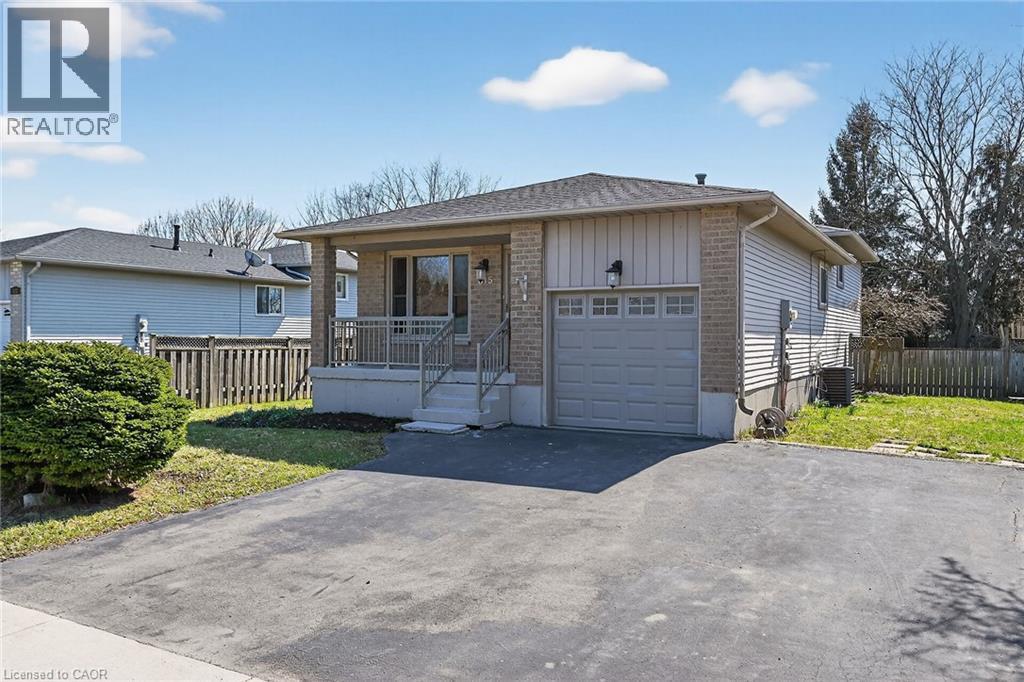 315 Morrison Drive, Caledonia, ON - Outdoor