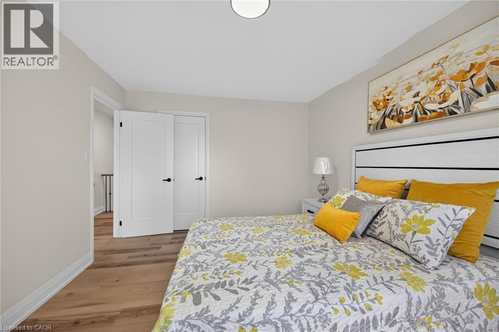 315 Morrison Drive, Caledonia, ON - Indoor Photo Showing Bedroom