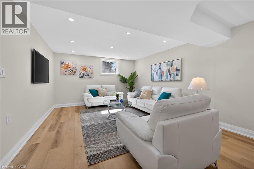 315 Morrison Drive, Caledonia, ON - Indoor Photo Showing Living Room
