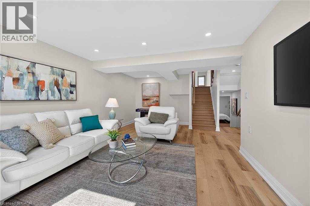 315 Morrison Drive, Caledonia, ON - Indoor Photo Showing Living Room