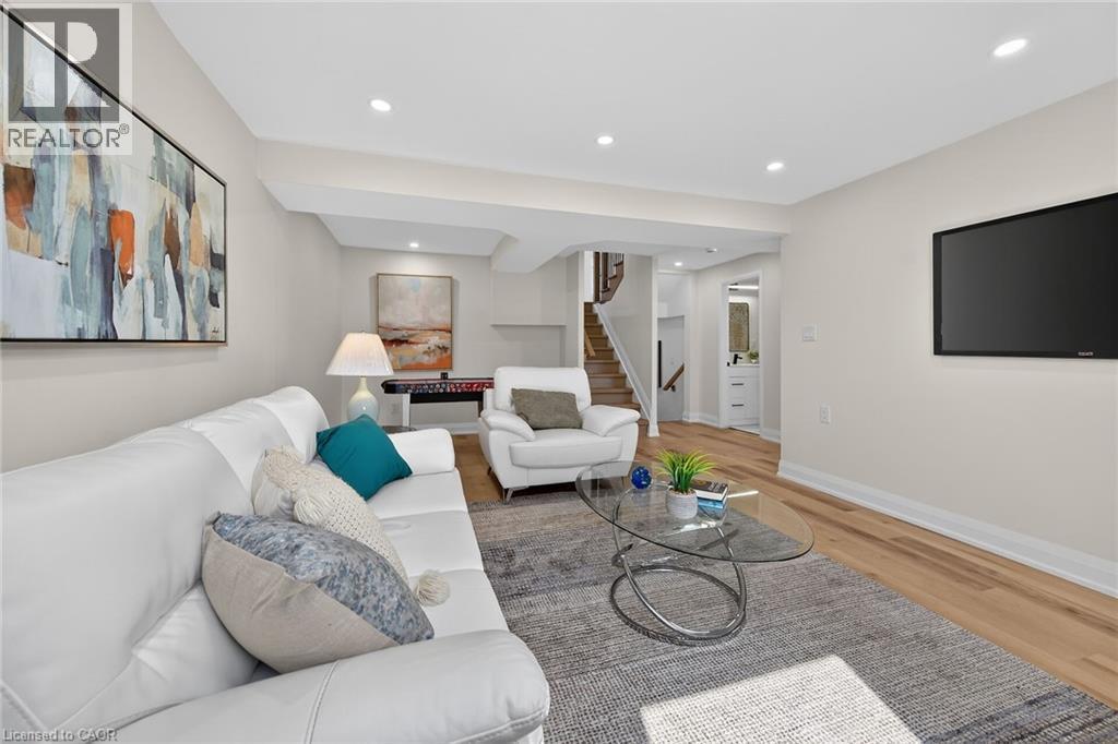 315 Morrison Drive, Caledonia, ON - Indoor Photo Showing Living Room