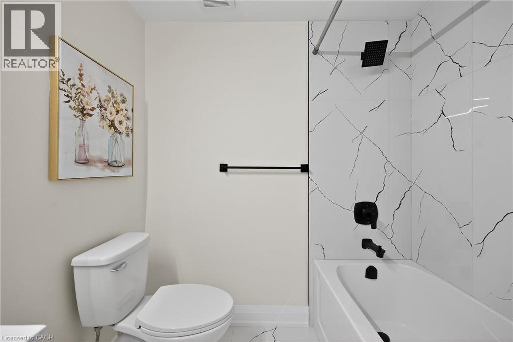 315 Morrison Drive, Caledonia, ON - Indoor Photo Showing Bathroom