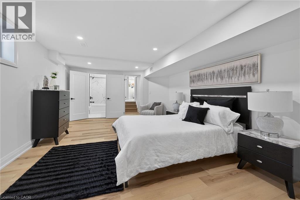 315 Morrison Drive, Caledonia, ON - Indoor Photo Showing Bedroom