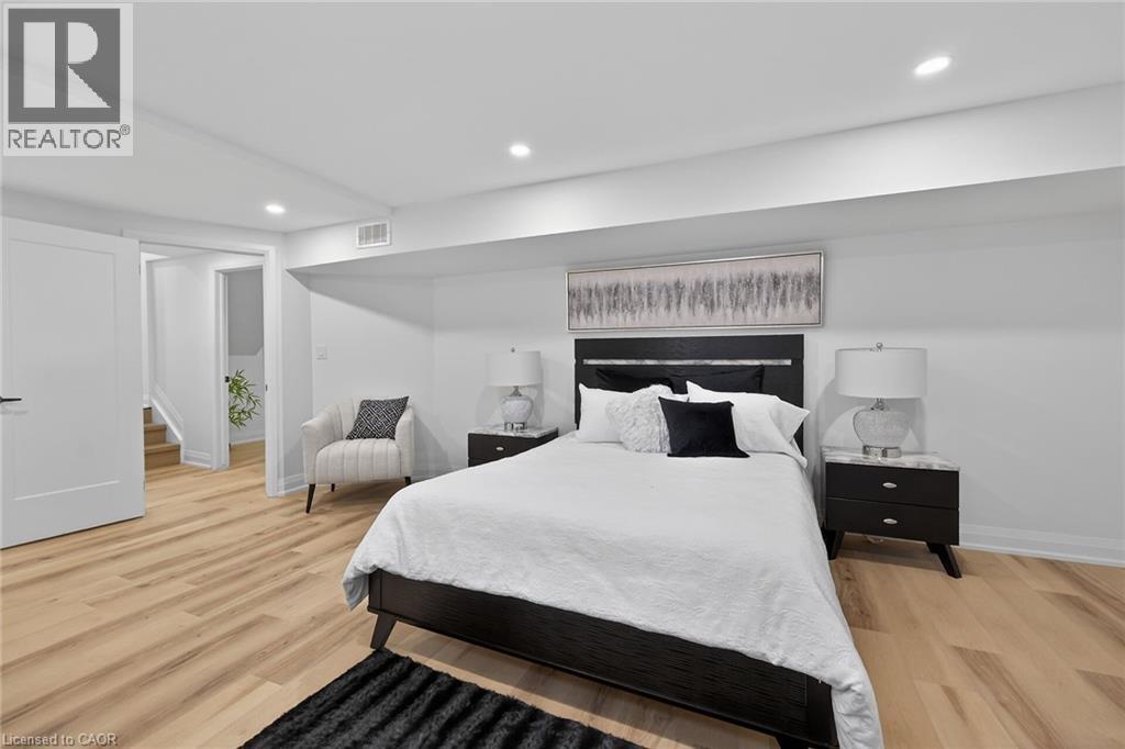 315 Morrison Drive, Caledonia, ON - Indoor Photo Showing Bedroom