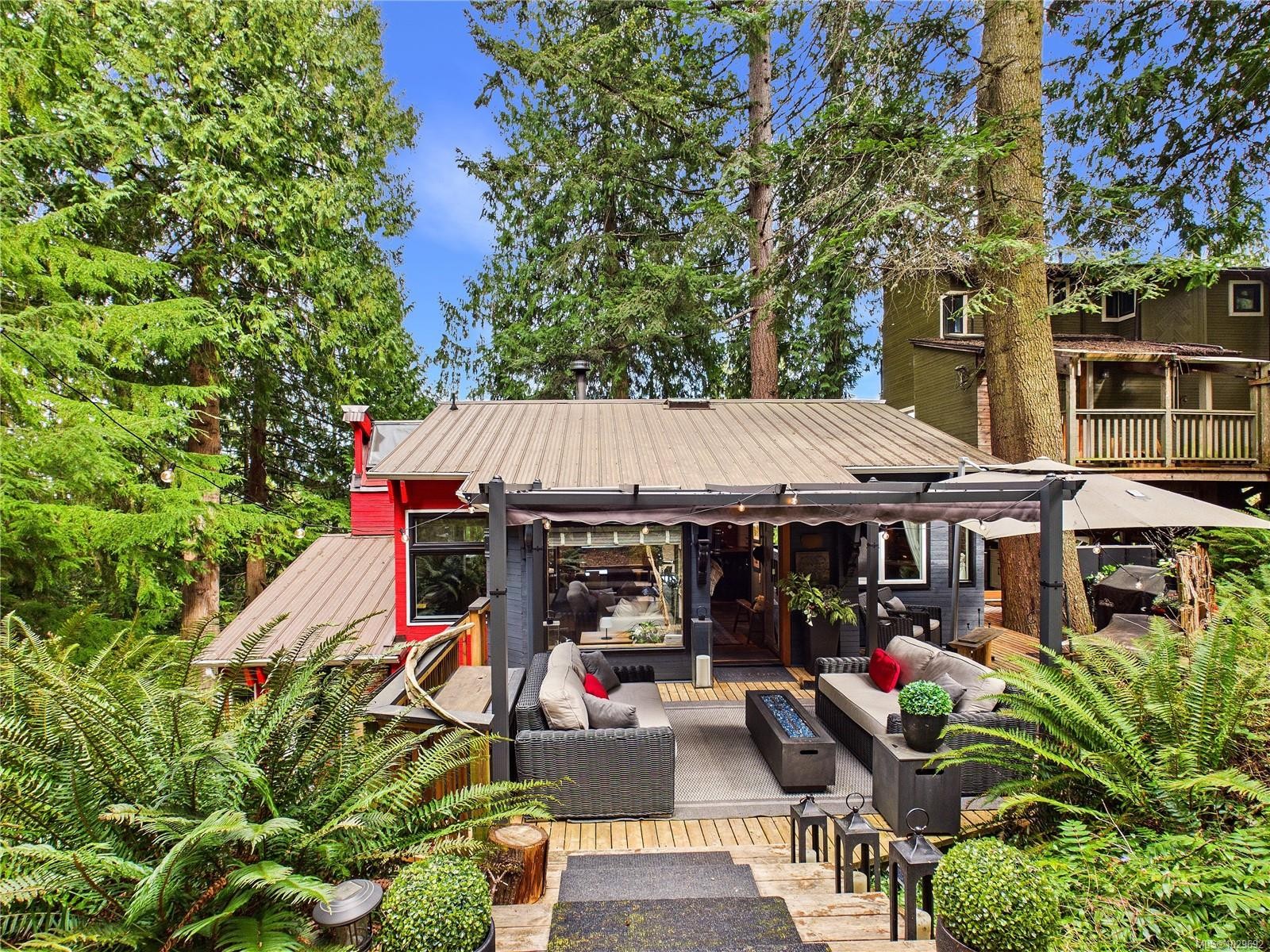 182 Devine Dr, Salt Spring, BC - Outdoor With Deck Patio Veranda