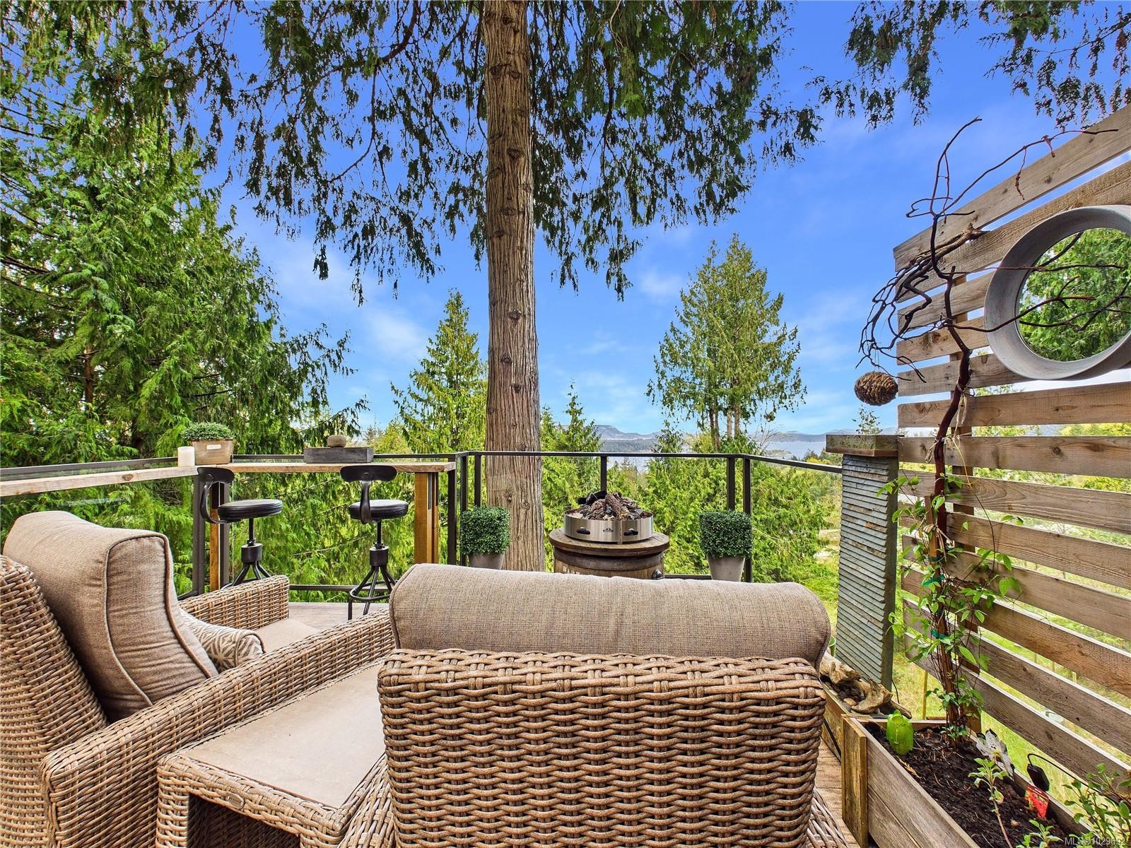 182 Devine Dr, Salt Spring, BC - Outdoor With Deck Patio Veranda