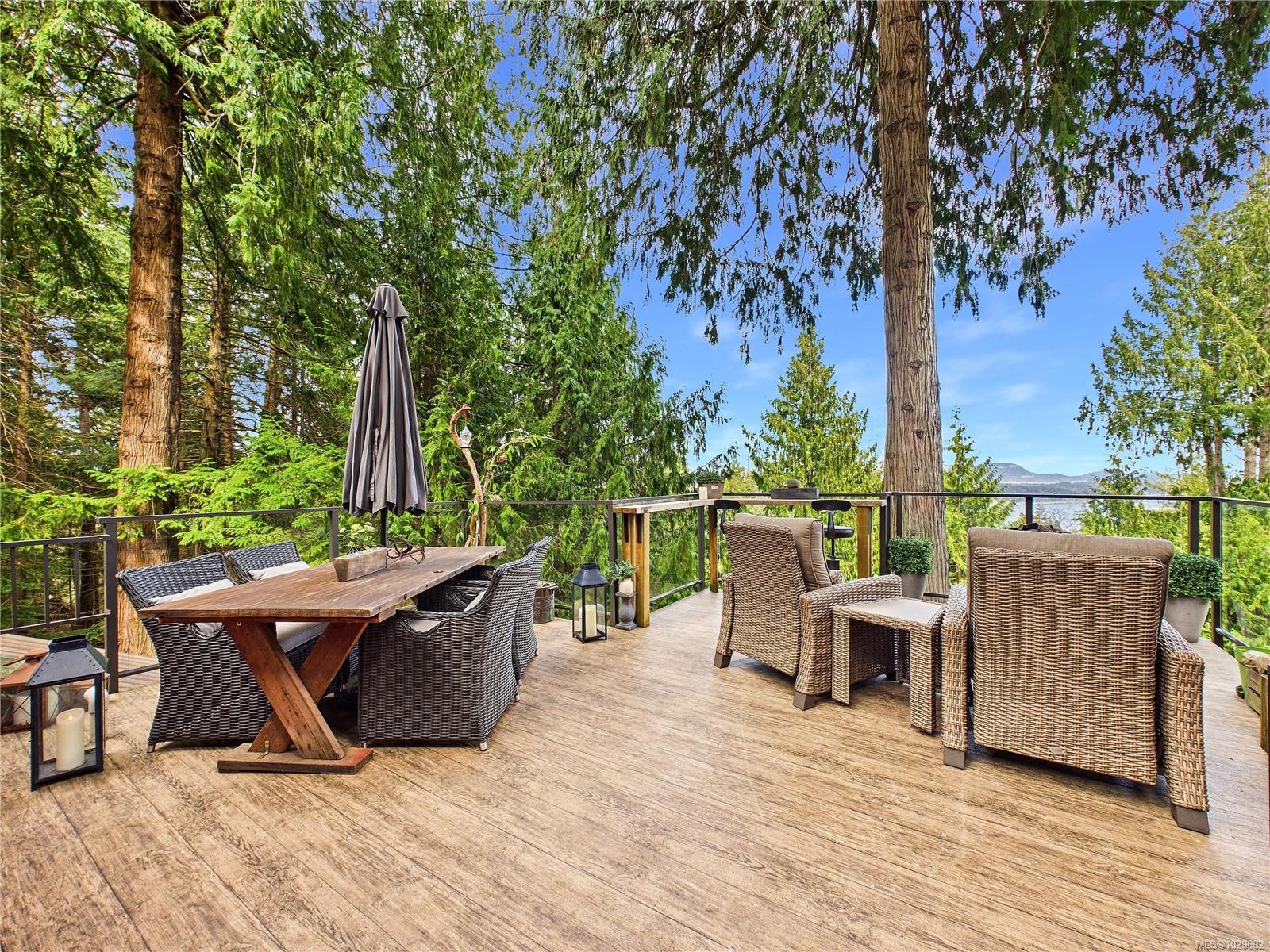 182 Devine Dr, Salt Spring, BC - Outdoor With Deck Patio Veranda