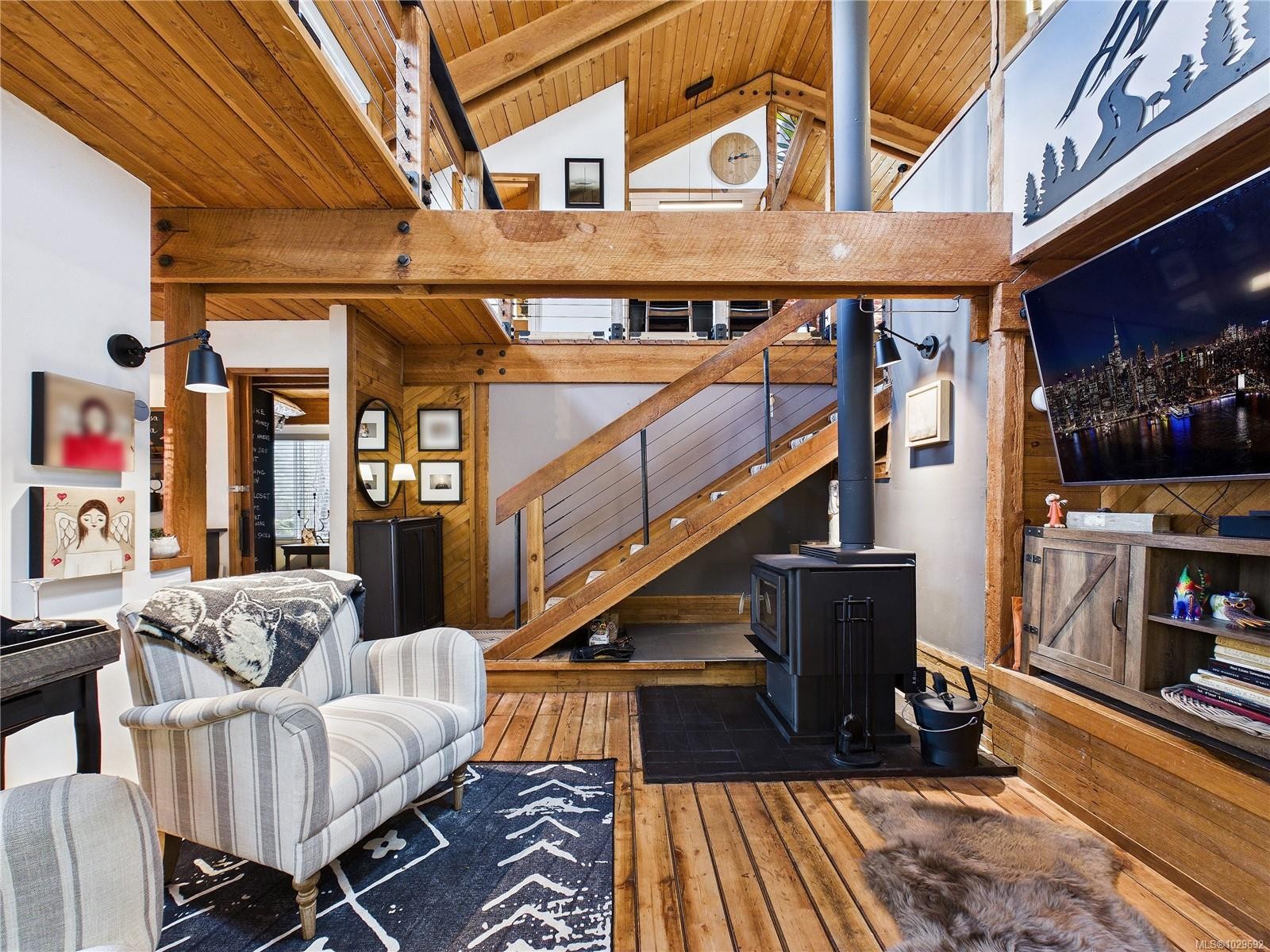 182 Devine Dr, Salt Spring, BC - With Deck Patio Veranda With Exterior