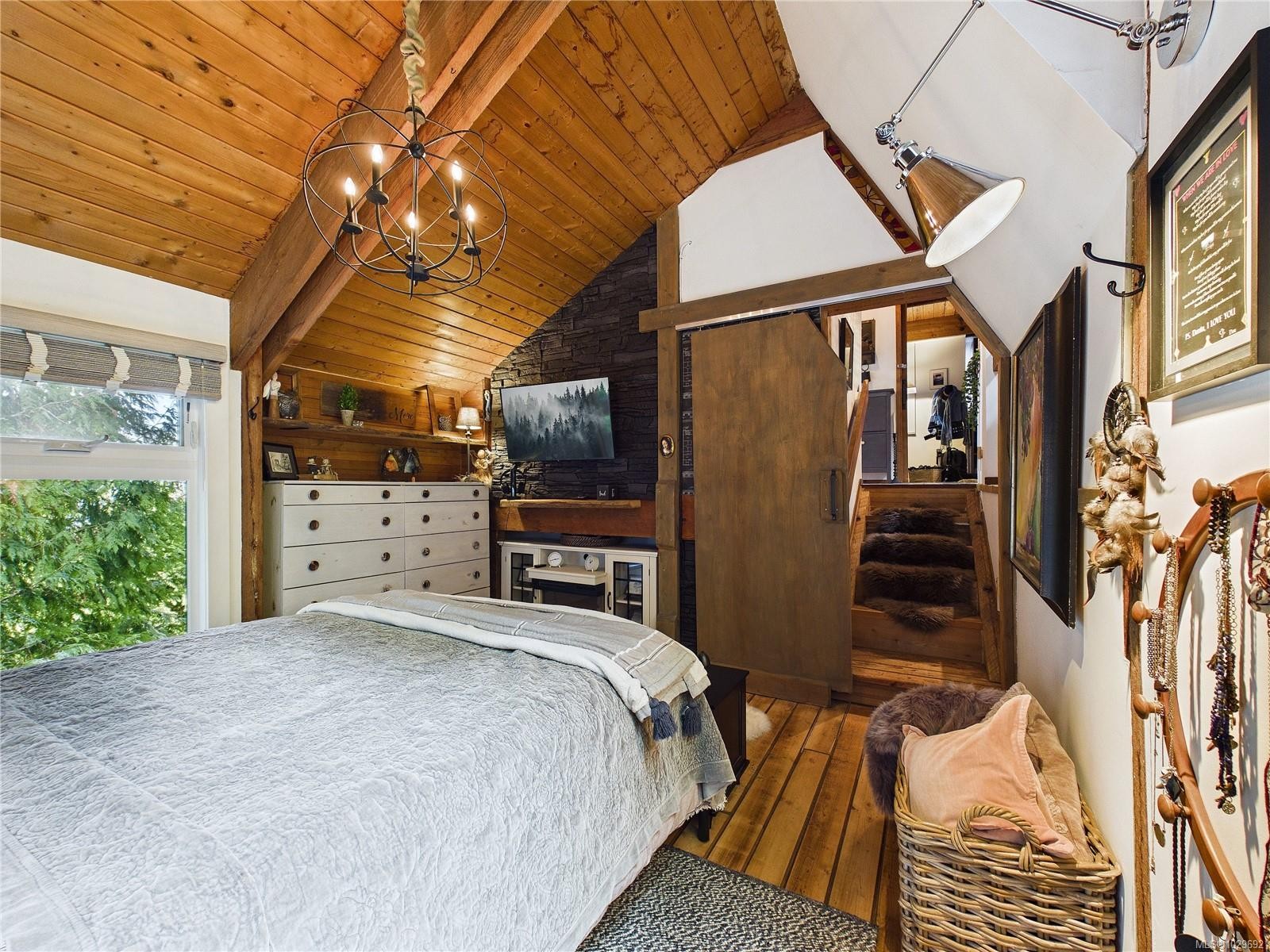 182 Devine Dr, Salt Spring, BC - Indoor Photo Showing Bedroom