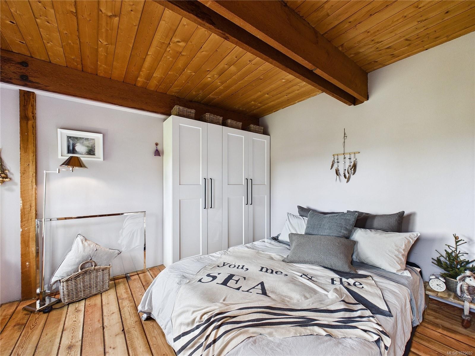 182 Devine Dr, Salt Spring, BC - Indoor Photo Showing Other Room