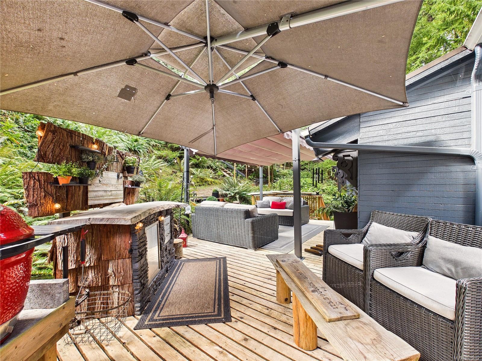 182 Devine Dr, Salt Spring, BC - Outdoor With Deck Patio Veranda With Exterior