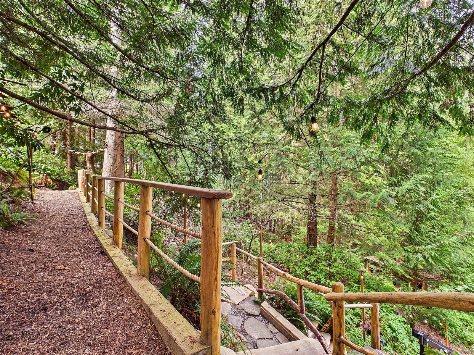 182 Devine Dr, Salt Spring, BC - Outdoor