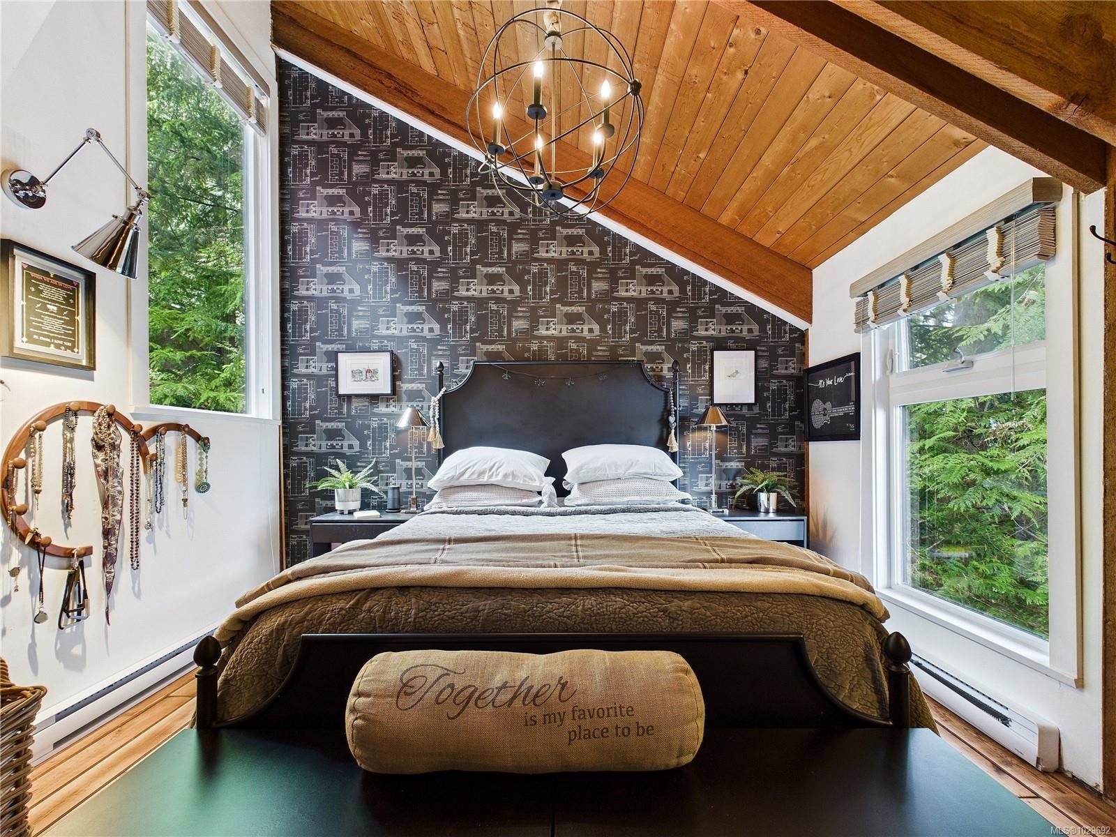 182 Devine Dr, Salt Spring, BC - Indoor Photo Showing Bedroom