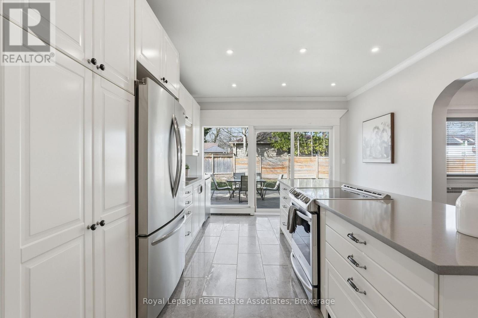 56 King Street, Halton Hills, ON - Indoor Photo Showing Kitchen