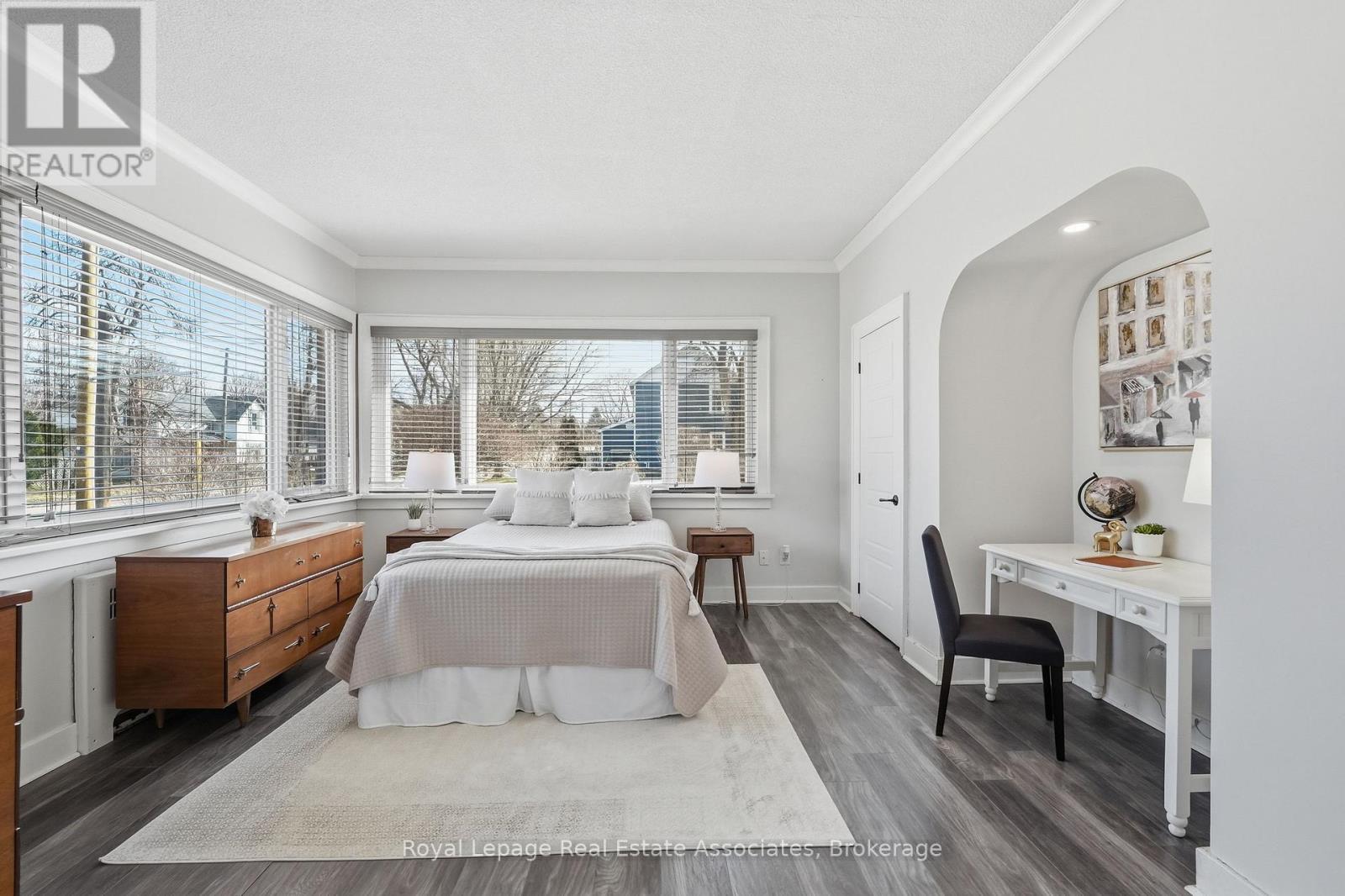 56 King Street, Halton Hills, ON - Indoor Photo Showing Bedroom