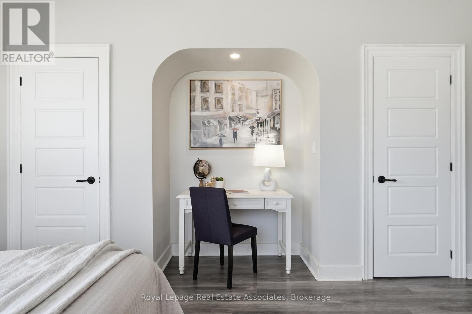 56 King Street, Halton Hills, ON - Indoor Photo Showing Bedroom