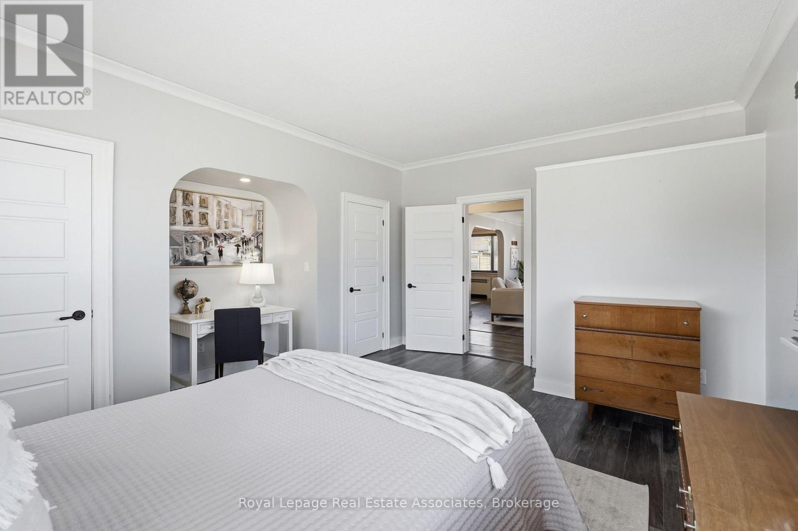56 King Street, Halton Hills, ON - Indoor Photo Showing Bedroom