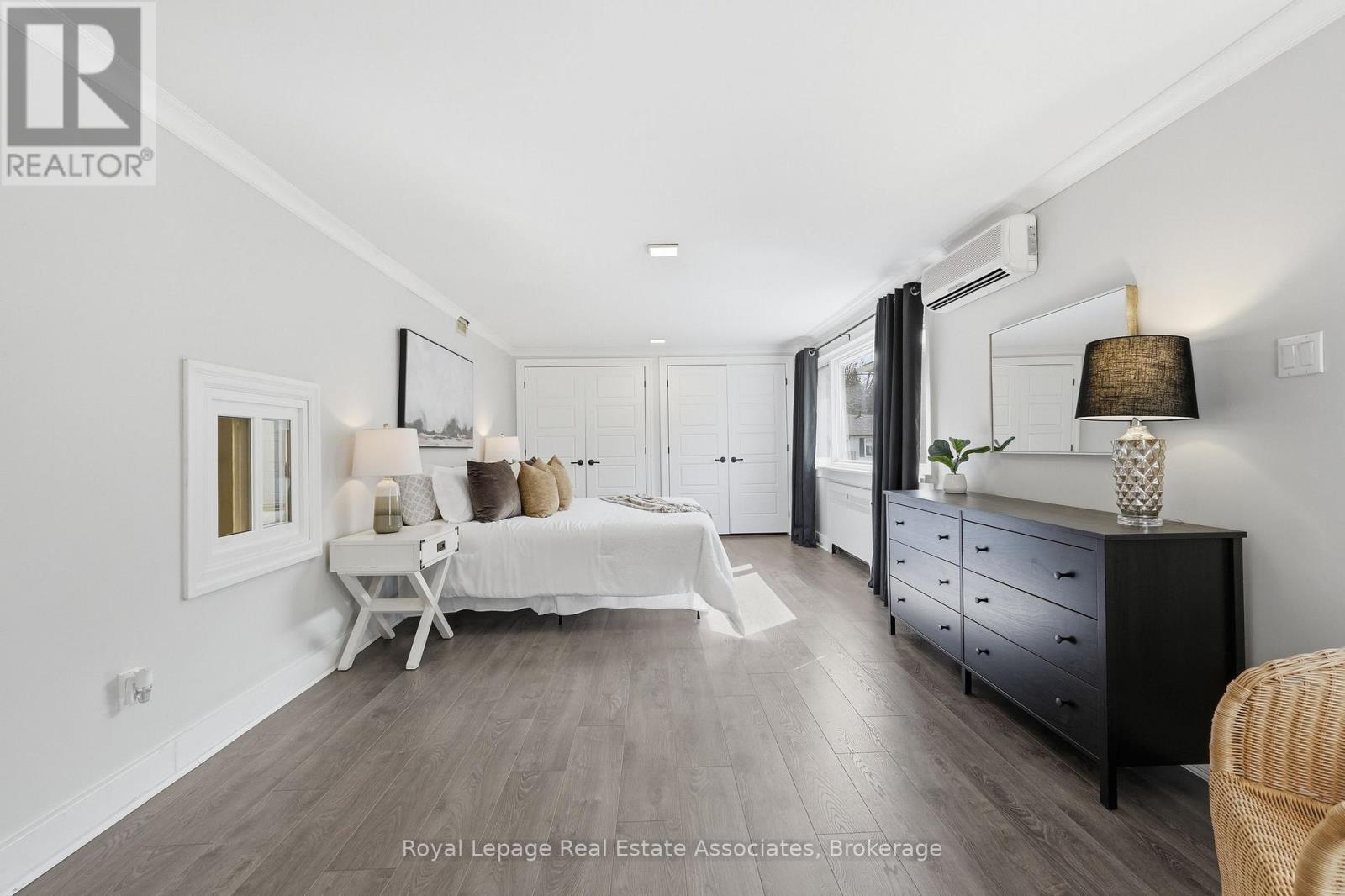 56 King Street, Halton Hills, ON - Indoor Photo Showing Bedroom