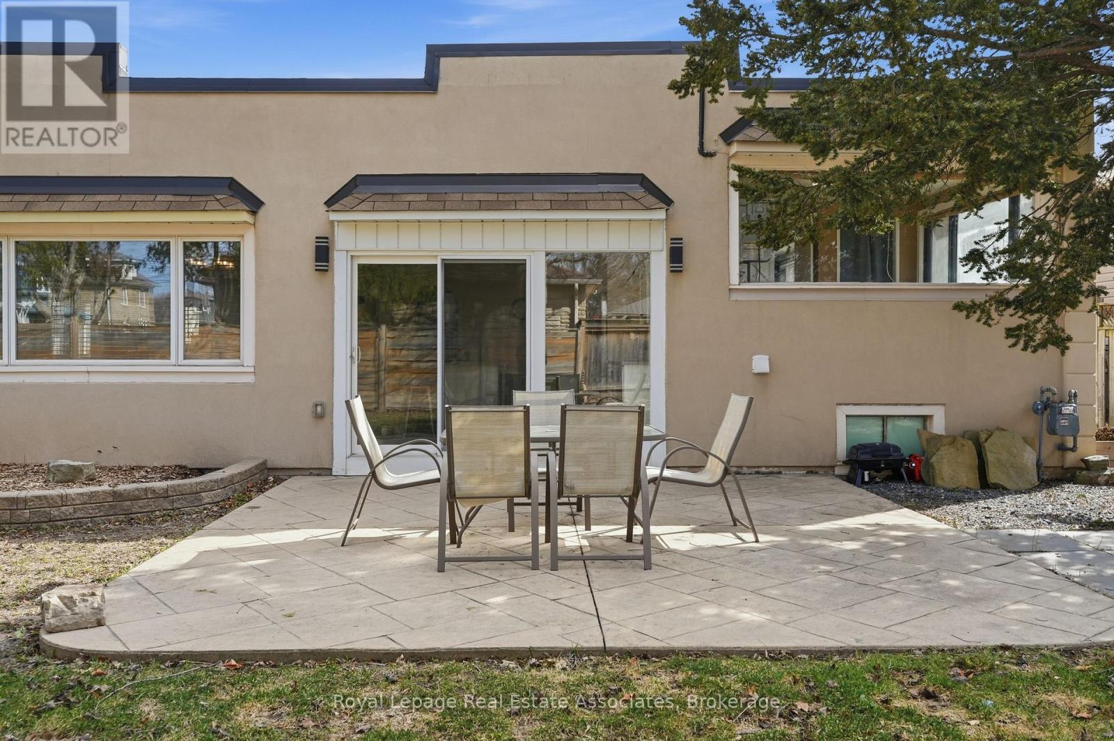 56 King Street, Halton Hills, ON - Outdoor