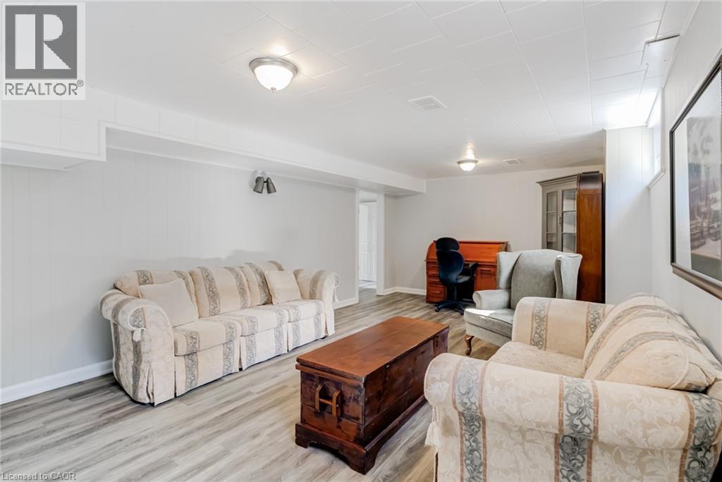 5 Albert Street E, Alliston, ON - Indoor Photo Showing Living Room