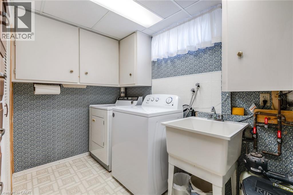 106 Shea Crescent, Kitchener, ON - Indoor Photo Showing Laundry Room