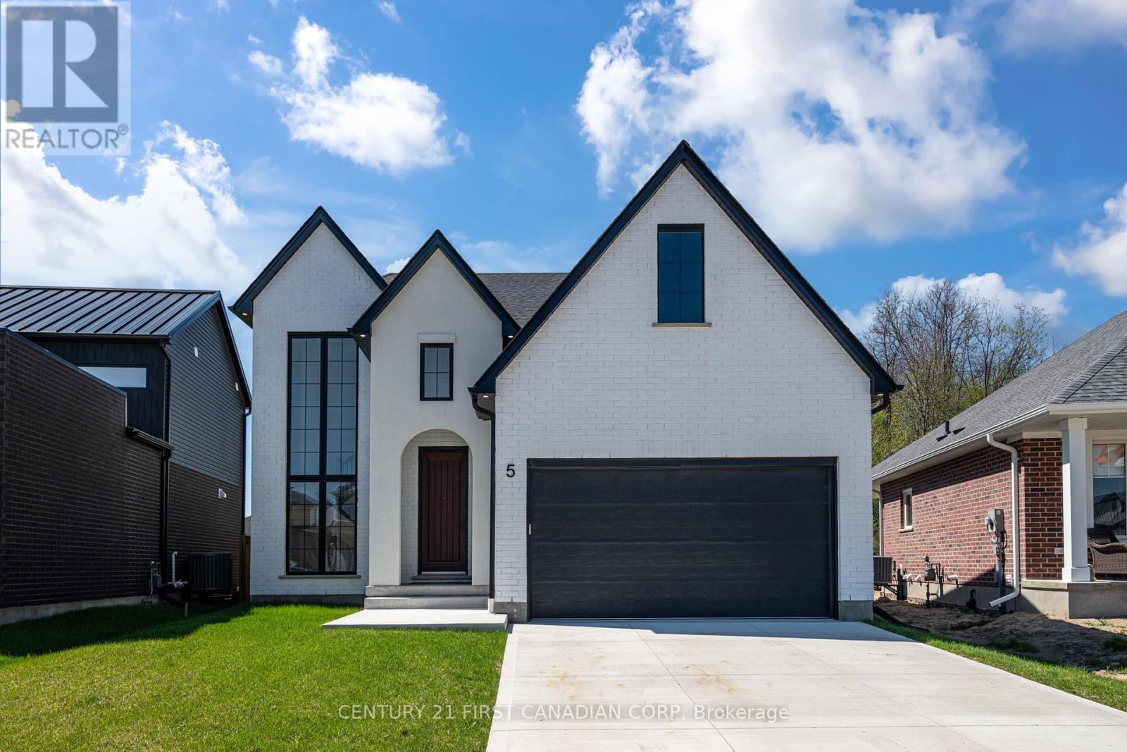 5 Hartland Circle, St. Thomas, ON - Outdoor