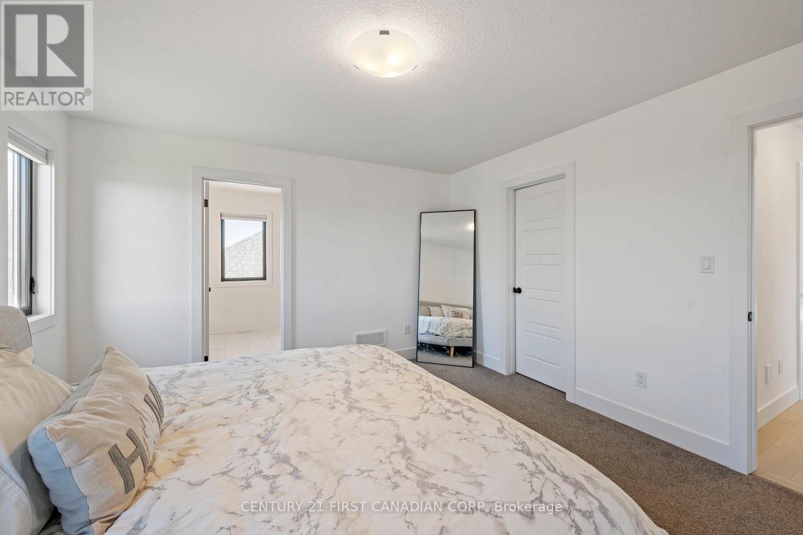 5 Hartland Circle, St. Thomas, ON - Indoor Photo Showing Bedroom