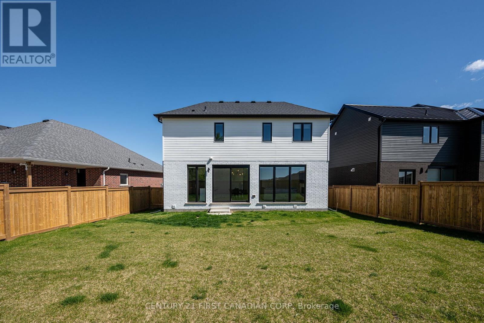 5 Hartland Circle, St. Thomas, ON - Outdoor