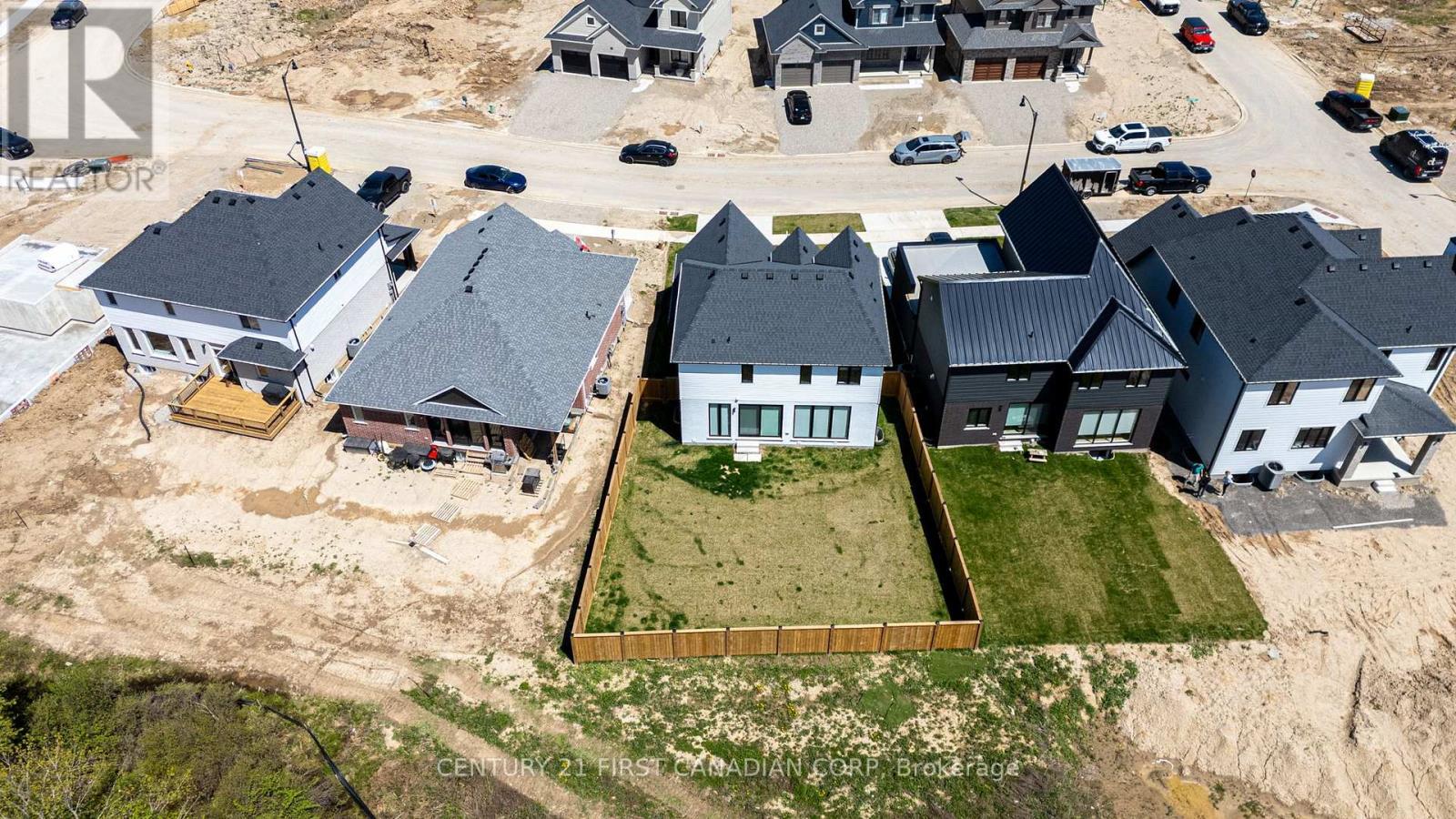 5 Hartland Circle, St. Thomas, ON - Outdoor